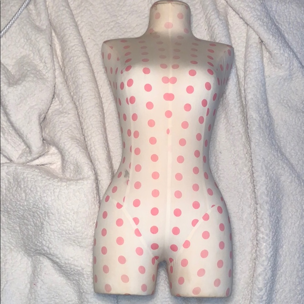 VINTAGE PINK Mannequin